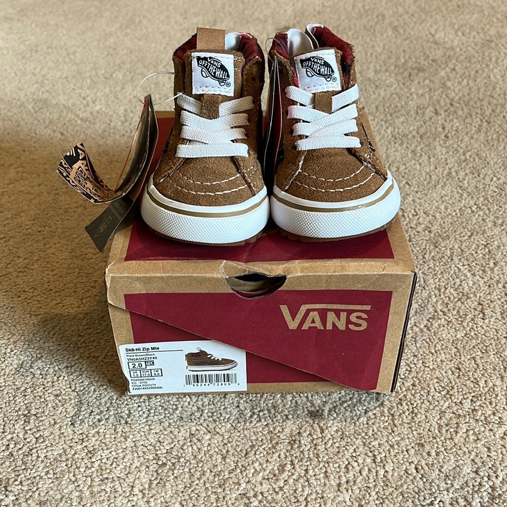 NWT Vans Sk8-Hi Zip MTE, size 2, toddler